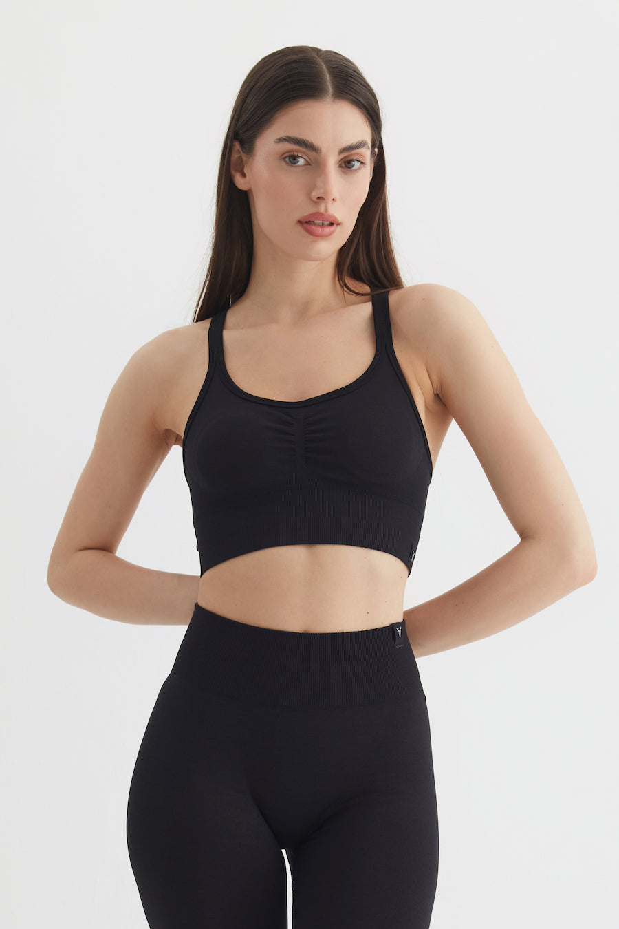 Sally Sırt Detaylı Toparlayıcı Spor Bra Siyah