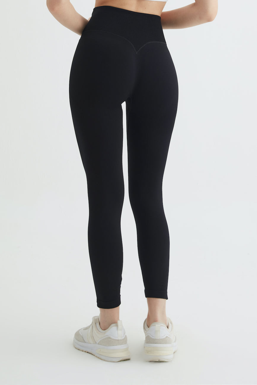 Aura Yüksek Bel Kemer Detaylı Spor Tayt Siyah