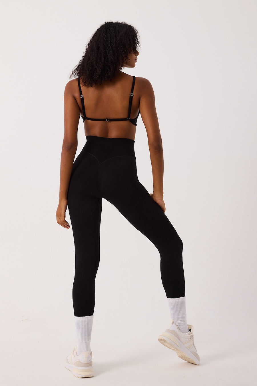 Aura Askılı Ayar Halkalı Spor Bra Siyah