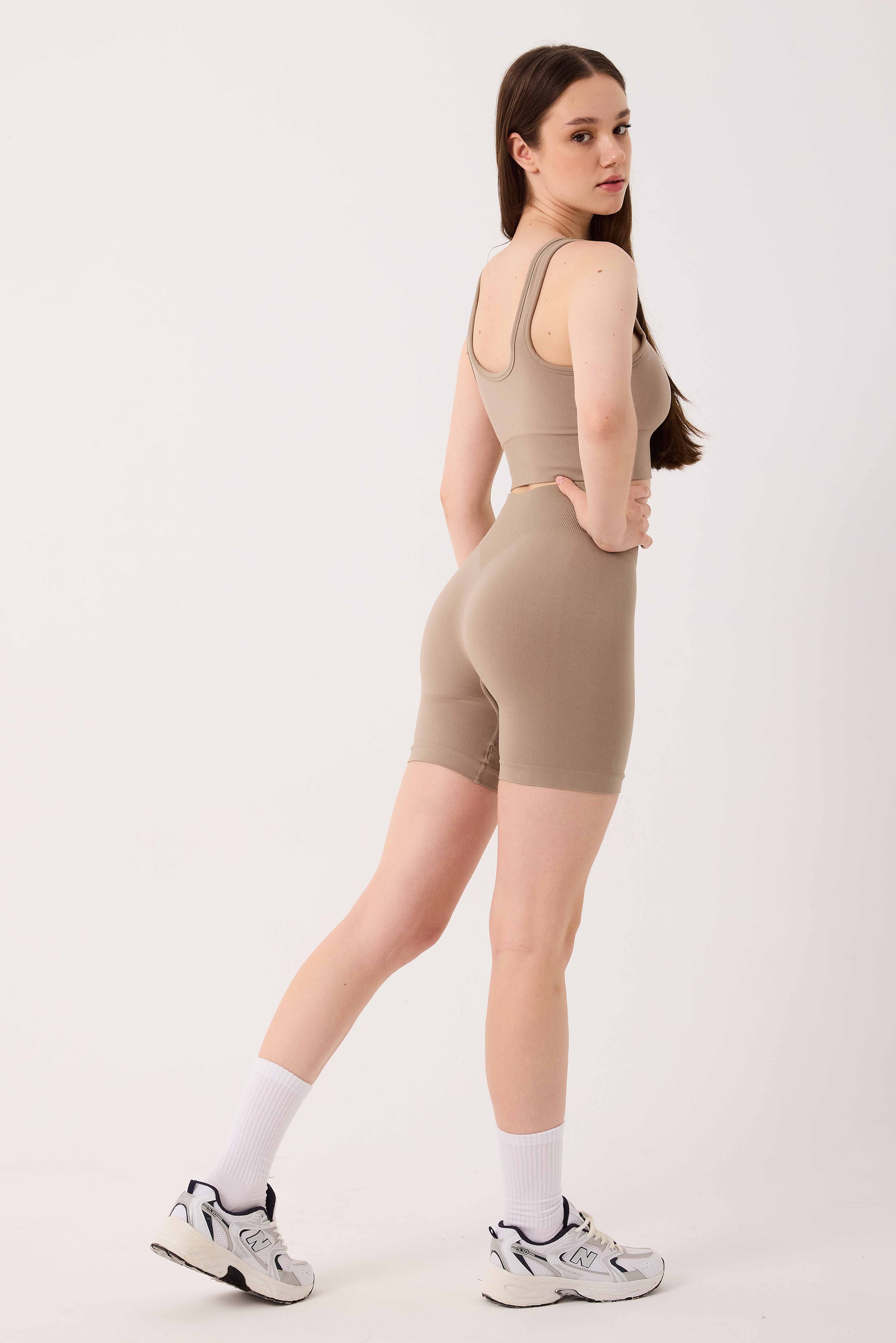 Essential Seamless Şort Bej