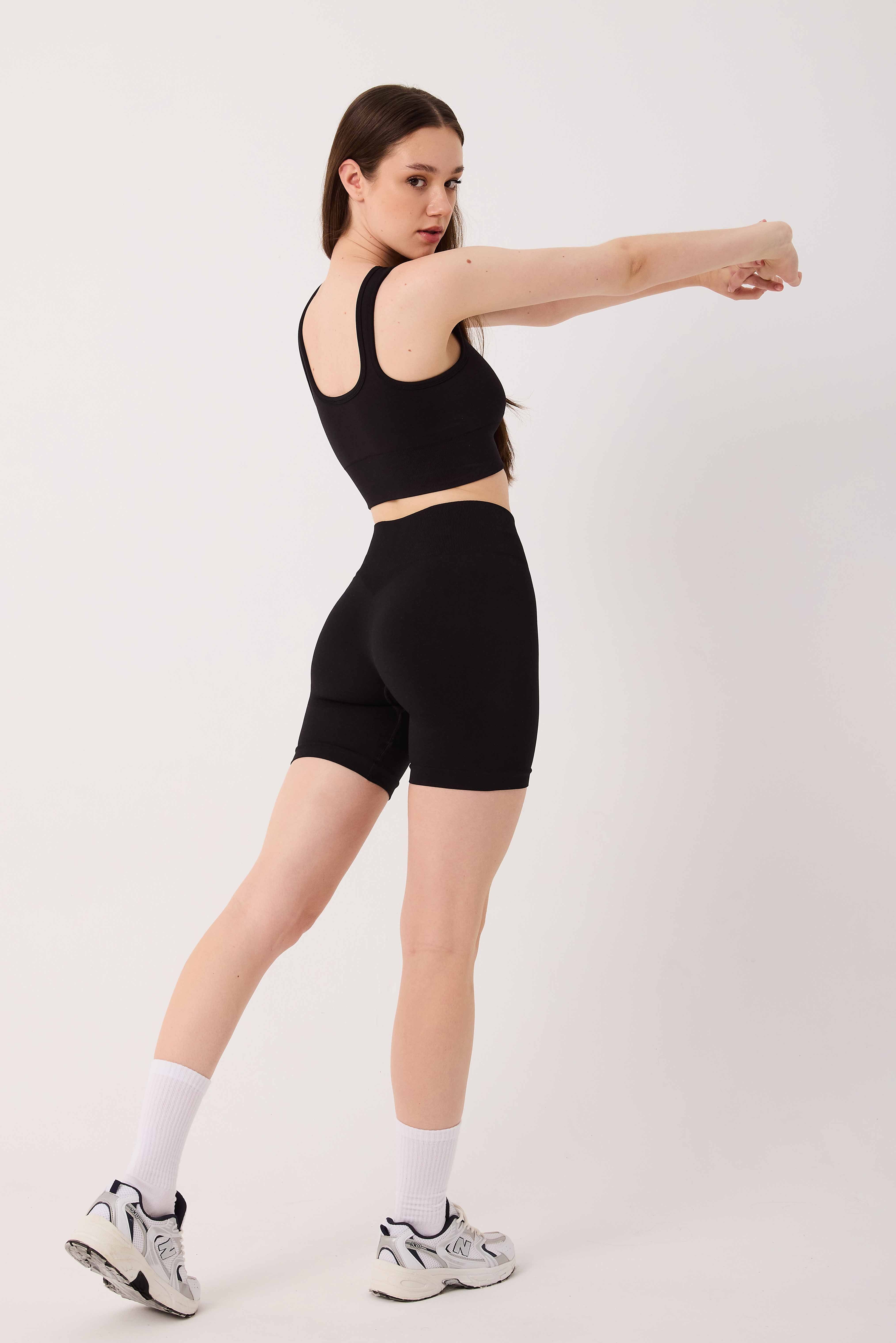 Essential Seamless Şort Siyah