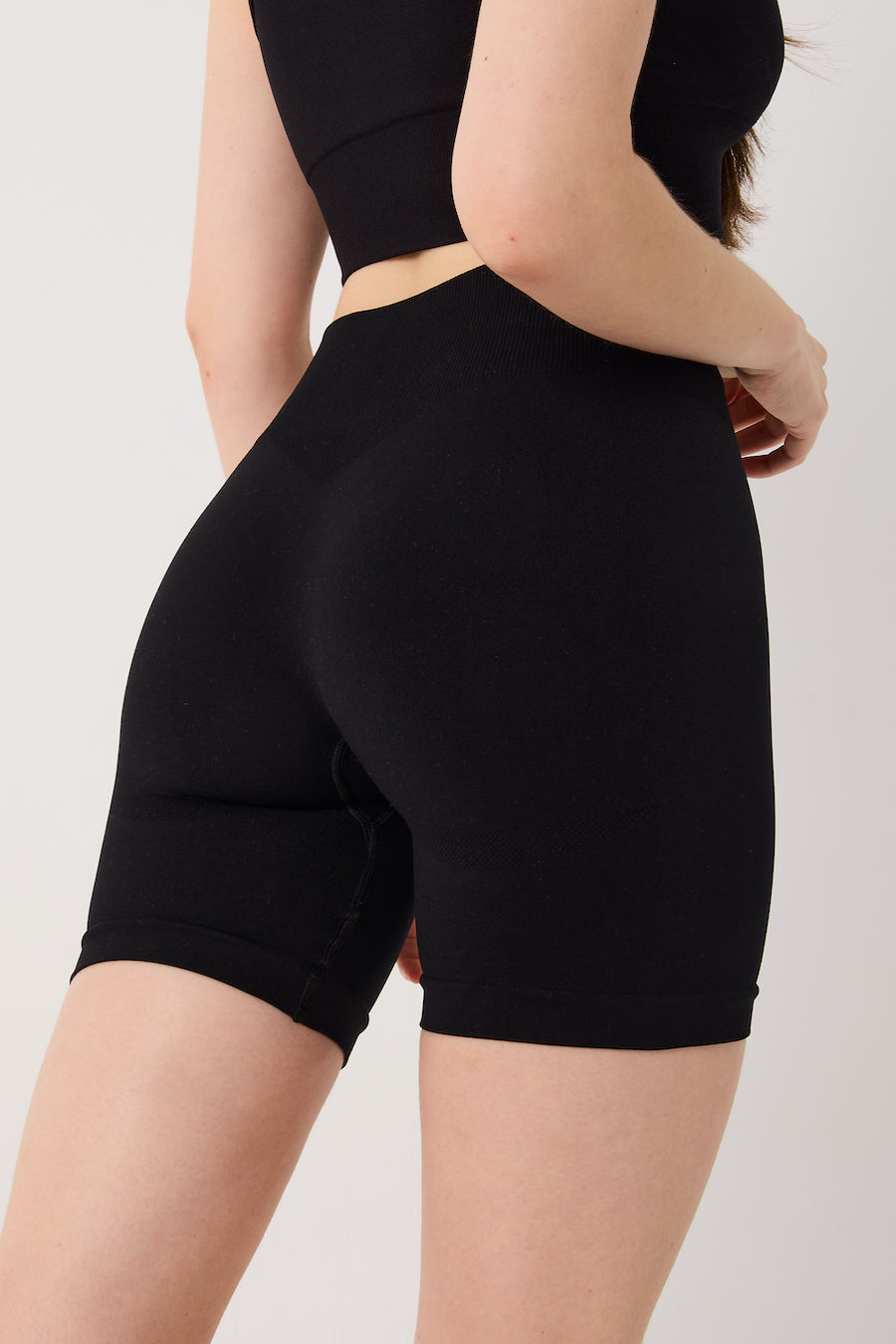 Essential Yüksek Bel Spor Şort Siyah