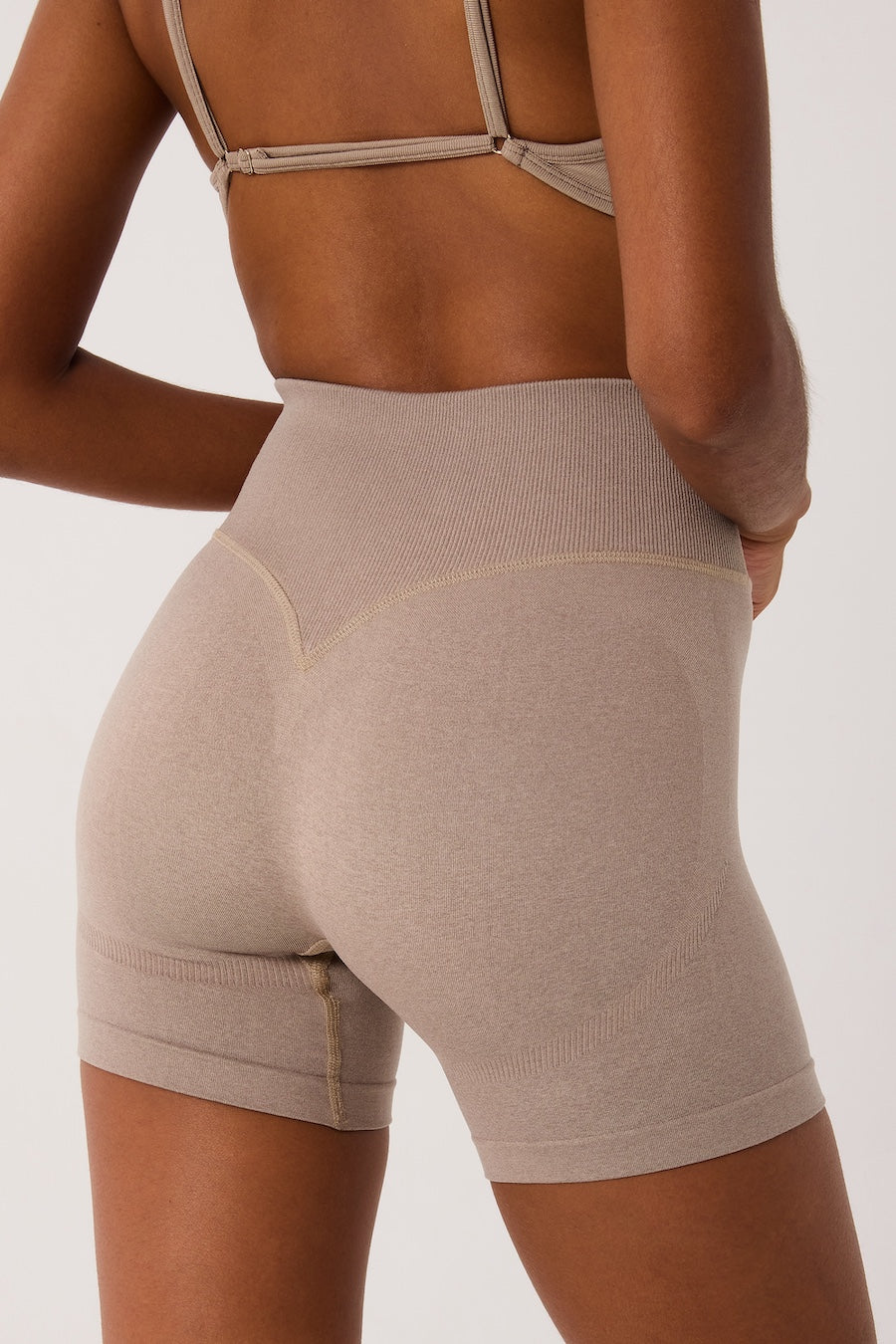 Aura Yüksek Bel Kemer Detaylı Spor Şort Taş