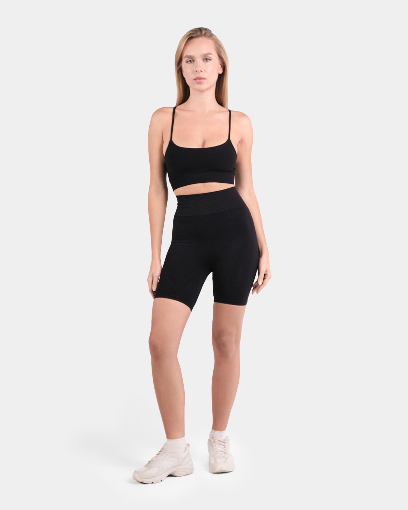 Seamless Spor Tayt Şort ve Askılı Büstiyer