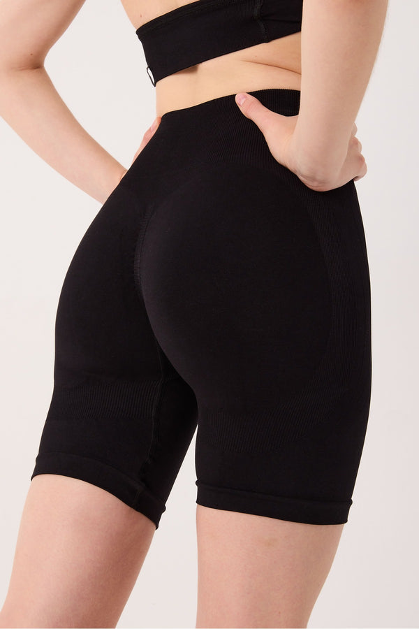 Amara Spor Tayt Kısa Şort