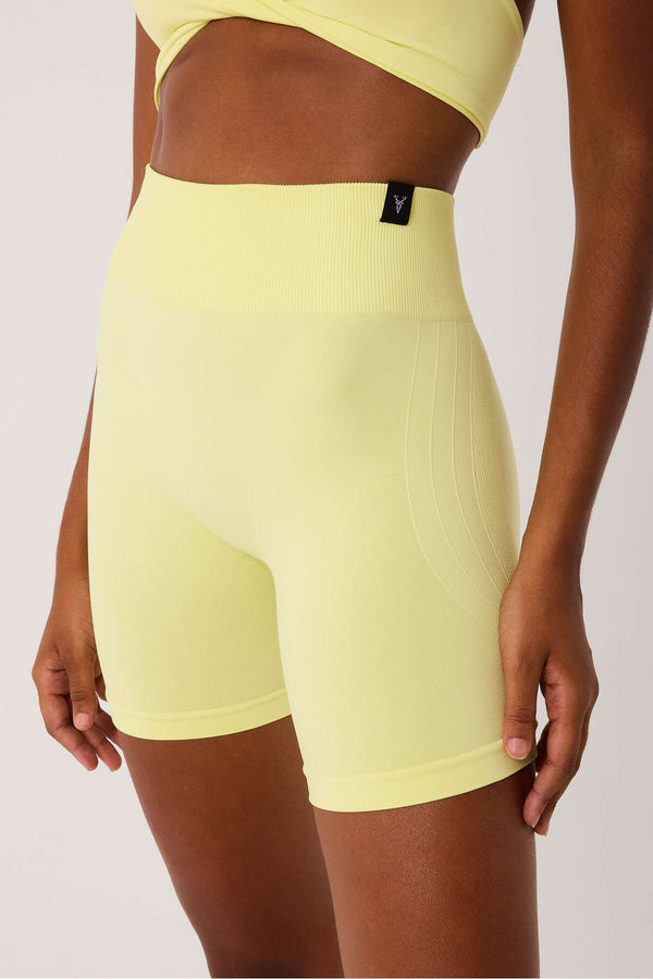 Amara Spor Tayt Kısa Şort