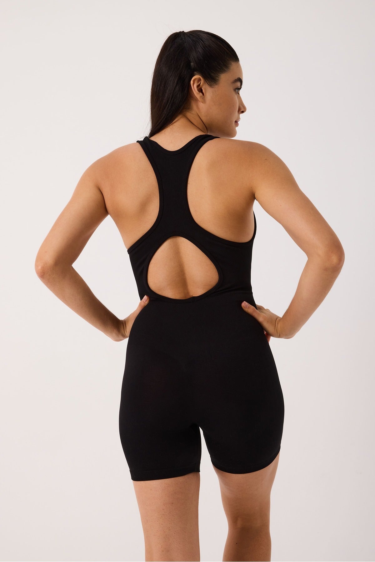 Nova Spor Şortlu Tulum